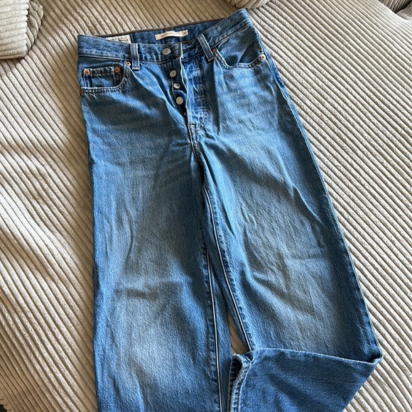 Levi’s Ribcage Straight Leg - Picture 5 of 8